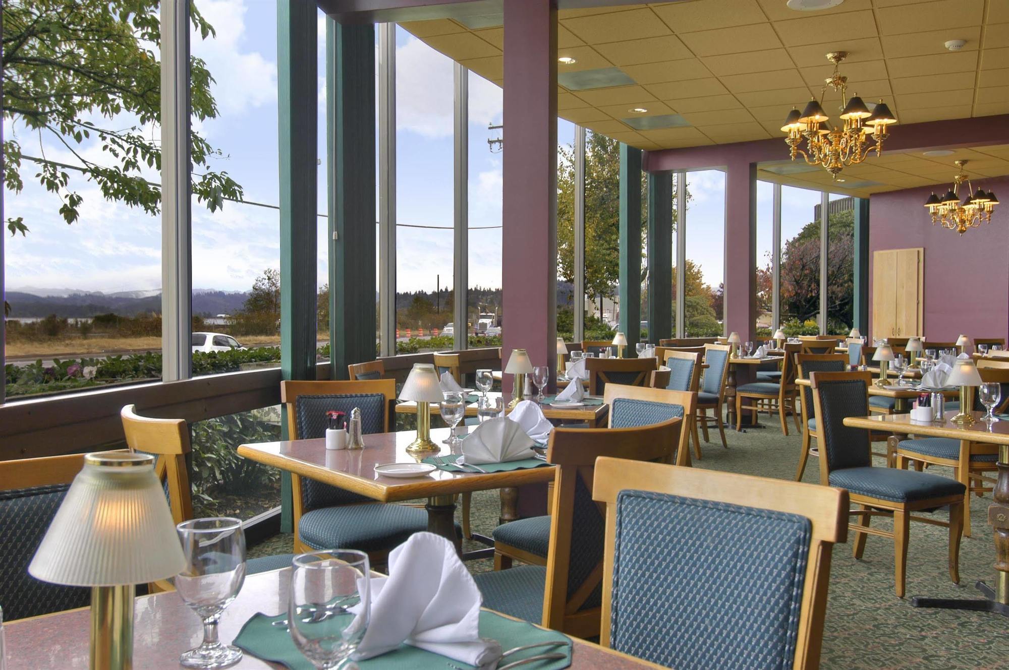 Red Lion Hotel Coos Bay Étterem fotó